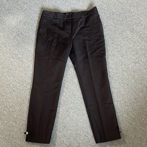 Black slim crop pants with pockets
